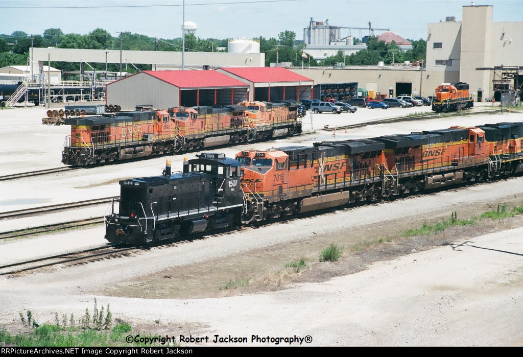 "Galesbridge" view of BNSF yard